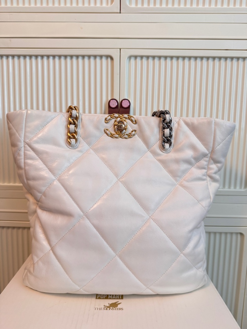 CHANEL White Quilted Leather Tote with Mixed Metal Chain Straps - Picture 2 of 13
